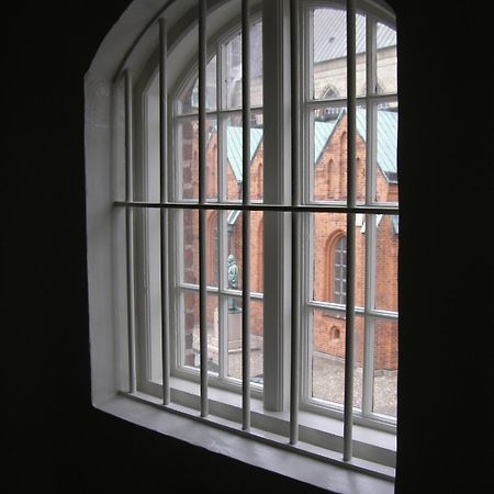 Bed and Breakfast Den Gamle Arrest à Ribe Extérieur photo