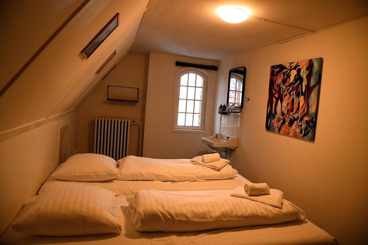 Bed and Breakfast Den Gamle Arrest à Ribe Extérieur photo