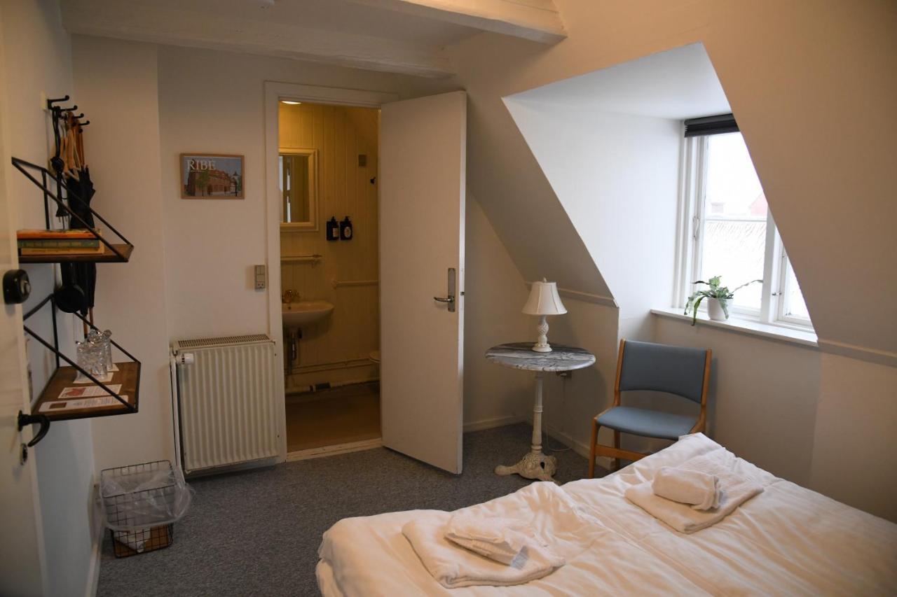Bed and Breakfast Den Gamle Arrest à Ribe Extérieur photo