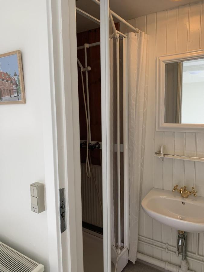 Bed and Breakfast Den Gamle Arrest à Ribe Extérieur photo